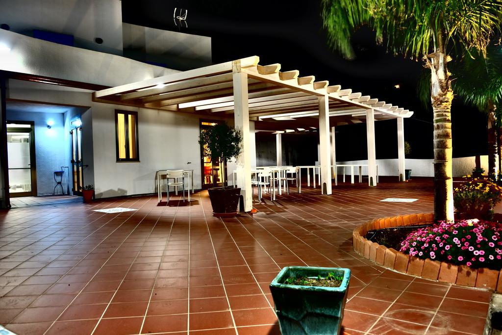 Alta Marea Hotel Gioiosa Marea Eksteriør billede